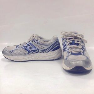 New Balance 8 Running shoes 840v2 White Blue silver Lace up Excellent Condition